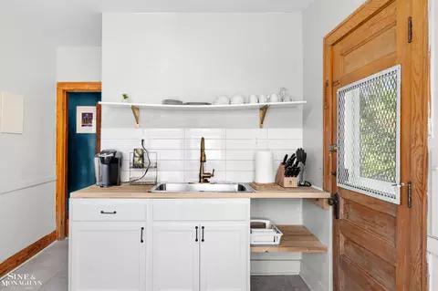 Kitchen - 1447 Wayburn, Grosse Pointe Park, MI 48230 photo 5 of 10