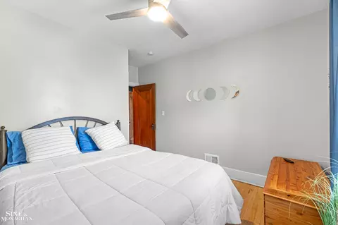 Bedroom - 1447 Wayburn, Grosse Pointe Park, MI 48230 photo 2 of 4