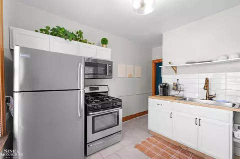 Kitchen - 1447 Wayburn, Grosse Pointe Park, MI 48230 photo 4 of 10
