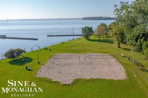 View/Area - 1447 Wayburn, Grosse Pointe Park, MI 48230 photo 1 of 8