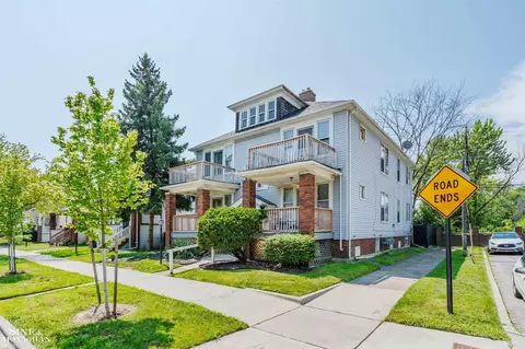 Exterior - 1447 Wayburn, Grosse Pointe Park, MI 48230 photo 9 of 26