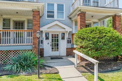 Exterior - 1447 Wayburn, Grosse Pointe Park, MI 48230 photo 8 of 26