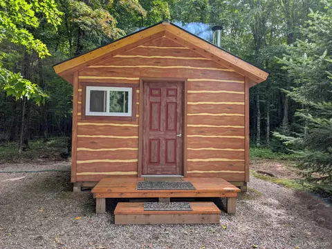 251 Tamarack Lk, Iron River, MI 49935