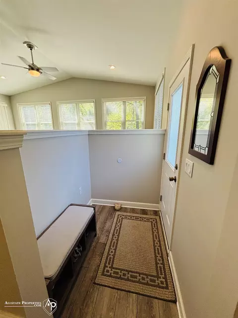 Entry Way - 530 Sequoia, Davison, MI 48423 photo 2 of 2