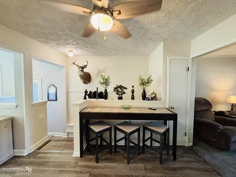 Entry Way - 530 Sequoia, Davison, MI 48423 photo 1 of 2