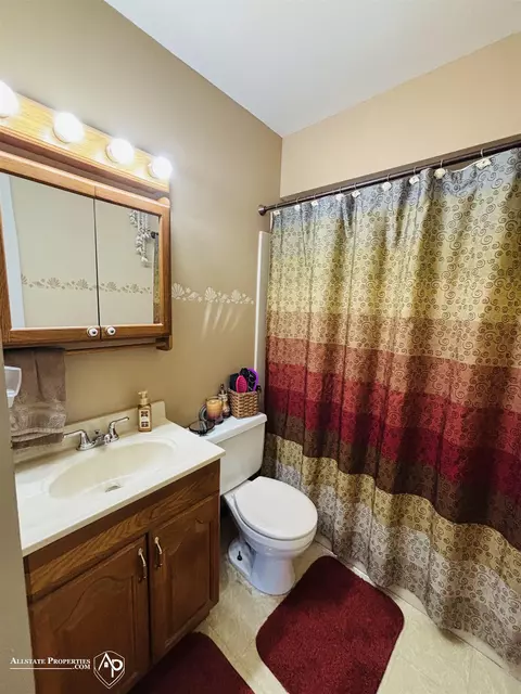 Bath - 530 Sequoia, Davison, MI 48423 photo 2 of 2