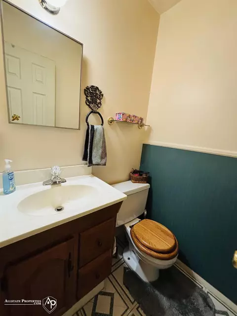 Bath - 530 Sequoia, Davison, MI 48423 photo 1 of 2