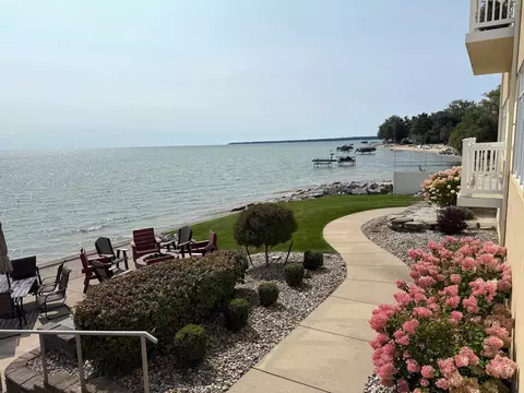 View/Area - 576 N Huron UNIT 102, Au Gres, MI 48703 photo 3 of 4