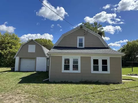 5665 East, Saginaw, MI 48601