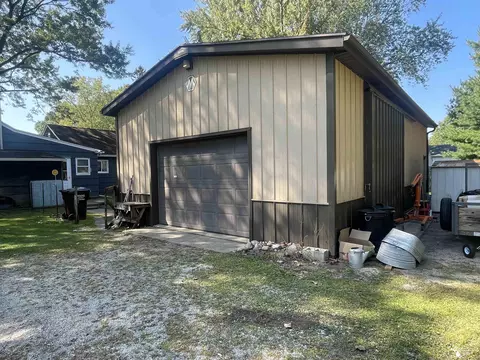2196 Smith, Temperance, MI 48182 photo 4