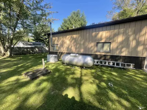 2196 Smith, Temperance, MI 48182 photo 5