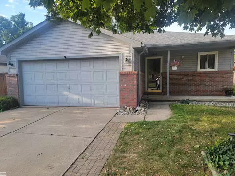 20851 Elm Frst, Clinton Township, MI 48035