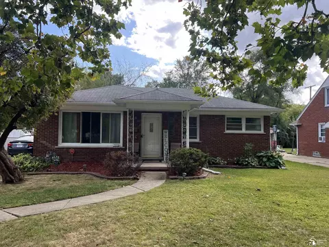 20048 Woodside, Harper Woods, MI 48225