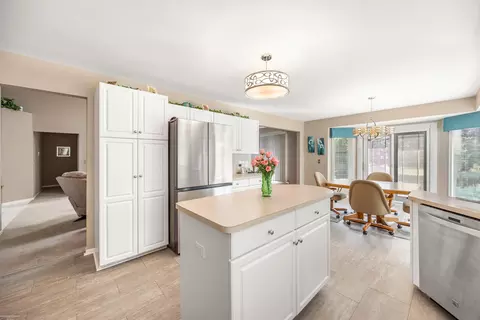 Kitchen - 20522 Shetland, Macomb, MI 48044 photo 2 of 2