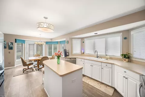 Kitchen - 20522 Shetland, Macomb, MI 48044 photo 1 of 2