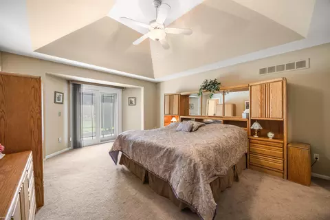 Bedroom - 20522 Shetland, Macomb, MI 48044 photo 2 of 4