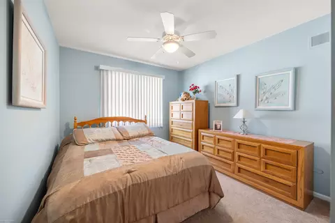 Bedroom - 20522 Shetland, Macomb, MI 48044 photo 4 of 4