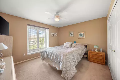 Bedroom - 20522 Shetland, Macomb, MI 48044 photo 3 of 4