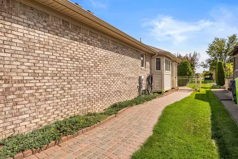 Exterior - 20522 Shetland, Macomb, MI 48044 photo 6 of 7
