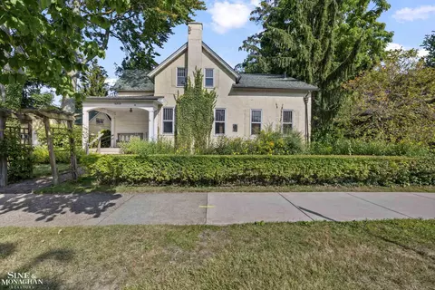 16935 Maumee, Grosse Pointe, MI 48230