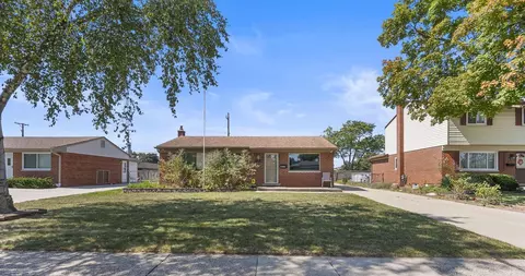 41515 Hamilton Dr, Sterling Heights, MI 48313