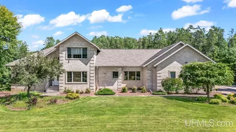 N3878 Turners Grade, Iron Mountain, MI 49801
