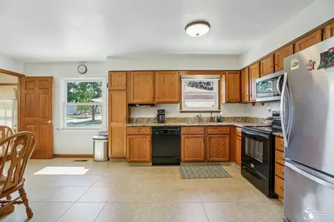 Kitchen - 826 Waterloo, Monroe, MI 48161 photo 4 of 4