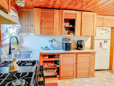 Kitchen - 4239 Oak Flts, Harrison, MI 48625 photo 1 of 2
