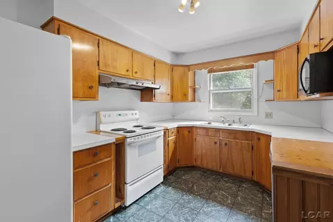 Kitchen - 41 Bailey, Adrian, MI 49221 photo 1 of 4