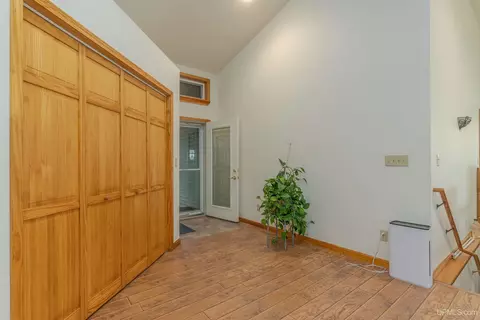 Entry Way - 511 3rd, Alpha, MI 49902 photo 1 of 4