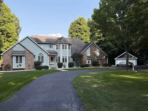 1225 Sugarbush, Lapeer, MI 48446
