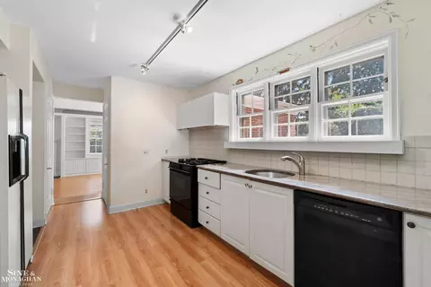 245 Moross Rd, Grosse Pointe Farms, MI 48236 photo 15