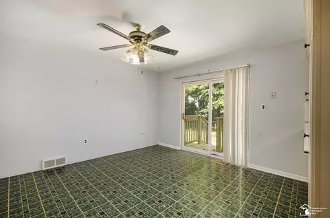 20950 Brest, Taylor, MI 48180 photo 6
