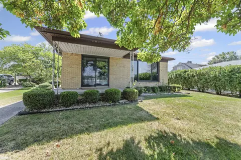 421 E Huron Riv, Belleville, MI 48111 photo 3