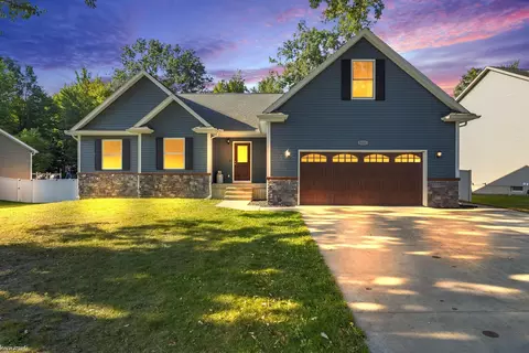 5861 N Bob White Dr, Kimball, MI 48074