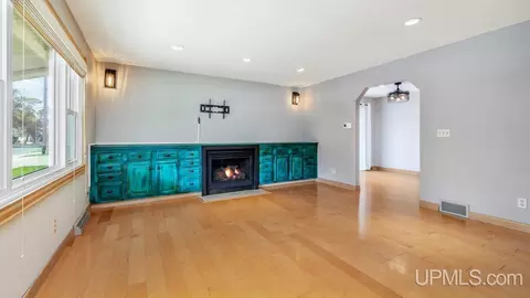 800 S 6th, Escanaba, MI 49829 photo 6