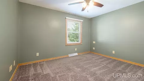 800 S 6th, Escanaba, MI 49829 photo 12