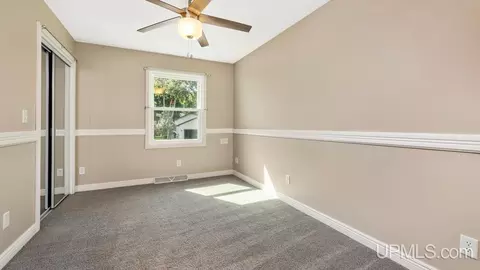 800 S 6th, Escanaba, MI 49829 photo 14