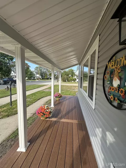 800 S 6th, Escanaba, MI 49829 photo 20