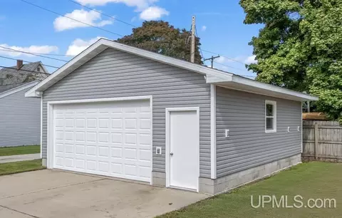 800 S 6th, Escanaba, MI 49829 photo 4