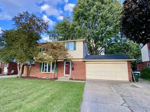 38252 Tottenham, Sterling Heights, MI 48312