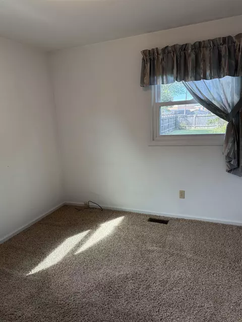 Bedroom - 809 Stevens, Owosso, MI 48867 photo 1 of 9