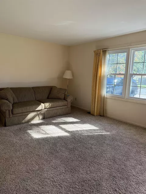 Living - 809 Stevens, Owosso, MI 48867 photo 2 of 2