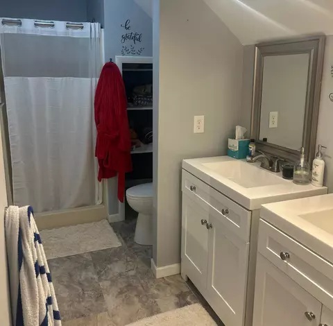 Bath - 1907 Berkshire, Gladwin, MI 48624 photo 3 of 5