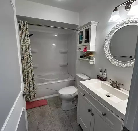 Bath - 1907 Berkshire, Gladwin, MI 48624 photo 2 of 5