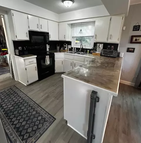 Kitchen - 1907 Berkshire, Gladwin, MI 48624 photo 3 of 3