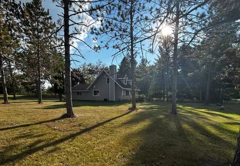 Exterior - 1907 Berkshire, Gladwin, MI 48624 photo 5 of 7