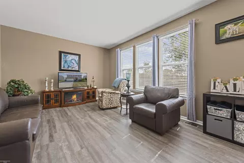 22210 Shane, Macomb, MI 48042 photo 3