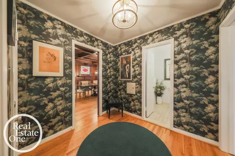 Entry Way - 76 Grosse Pointe, Grosse Pointe Farms, MI 48236 photo 5 of 6