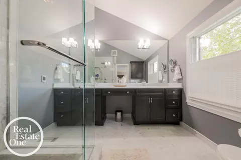 Bath - 76 Grosse Pointe, Grosse Pointe Farms, MI 48236 photo 2 of 5
